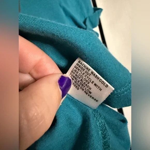 Love & Lazy Days Teal Blue Yellowstone Park Graphic Cropped TShirt Large - Picture 7 of 8